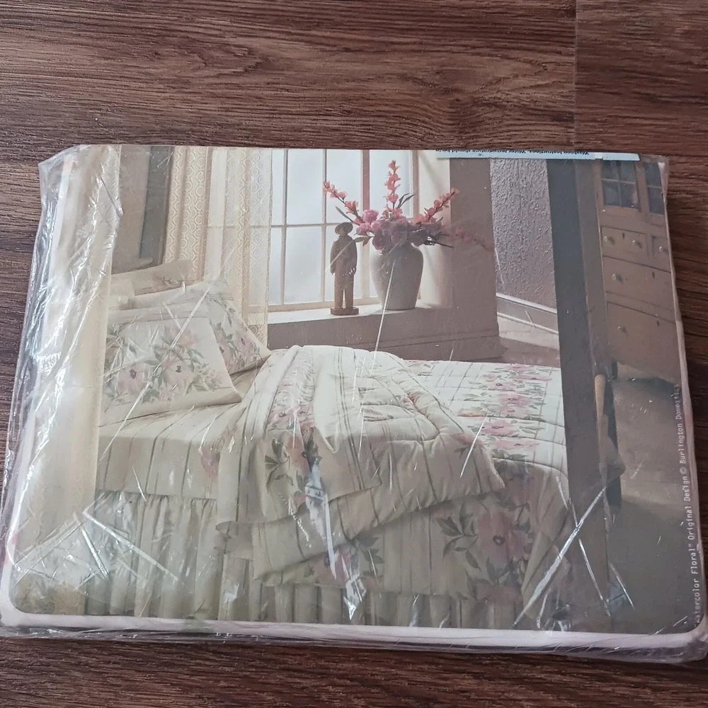 Vintage Burlington Caress II‎ Twin Flat Sheet Watercolor Floral New